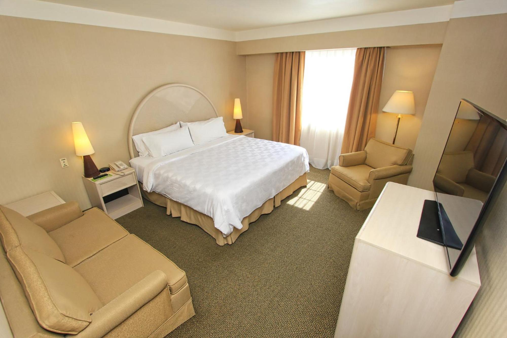 Holiday Inn Leon-Convention Center By Ihg Exterior photo