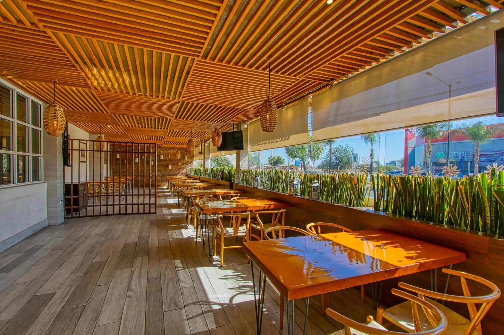 Holiday Inn Leon-Convention Center By Ihg Exterior photo