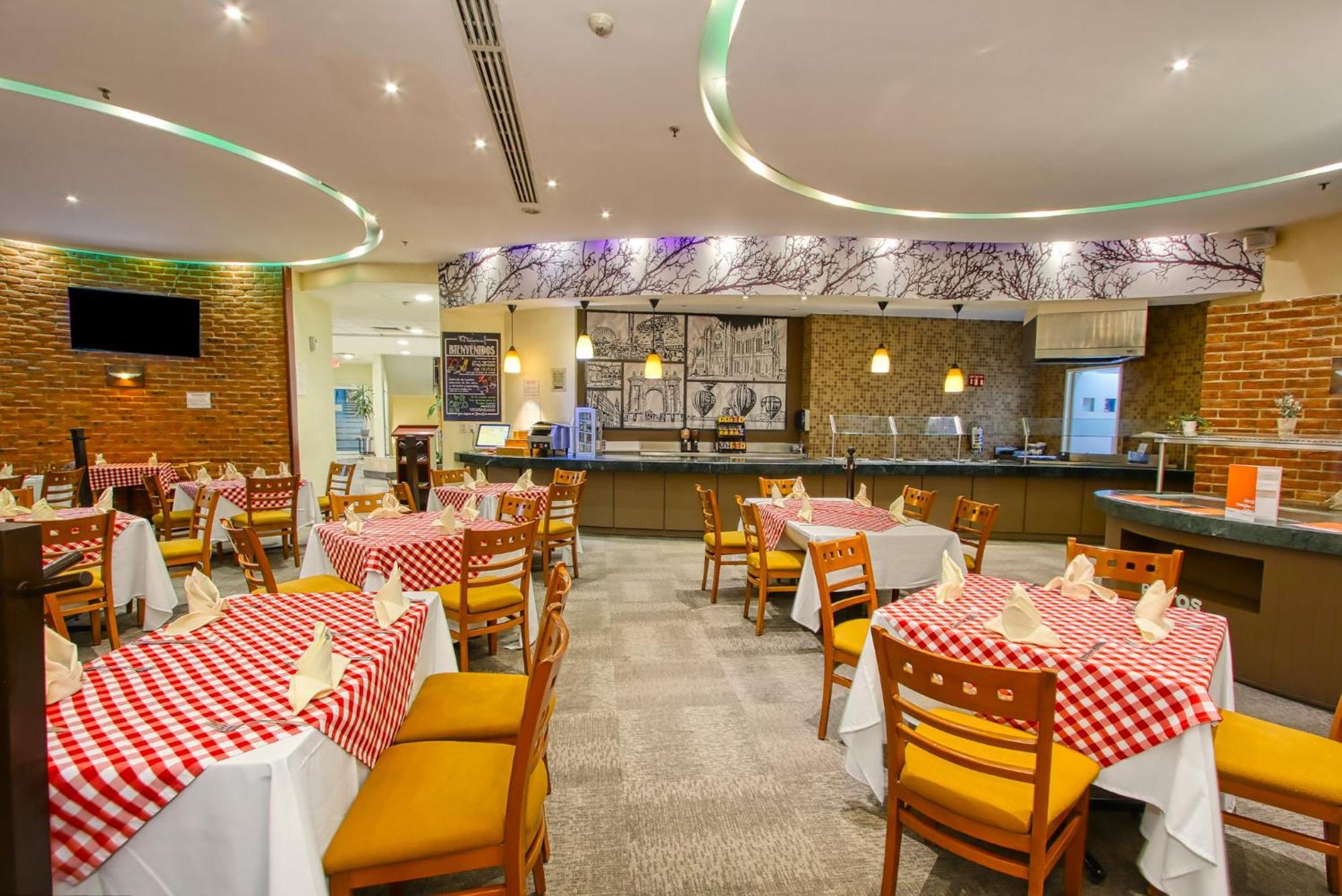Holiday Inn Leon-Convention Center By Ihg Exterior photo