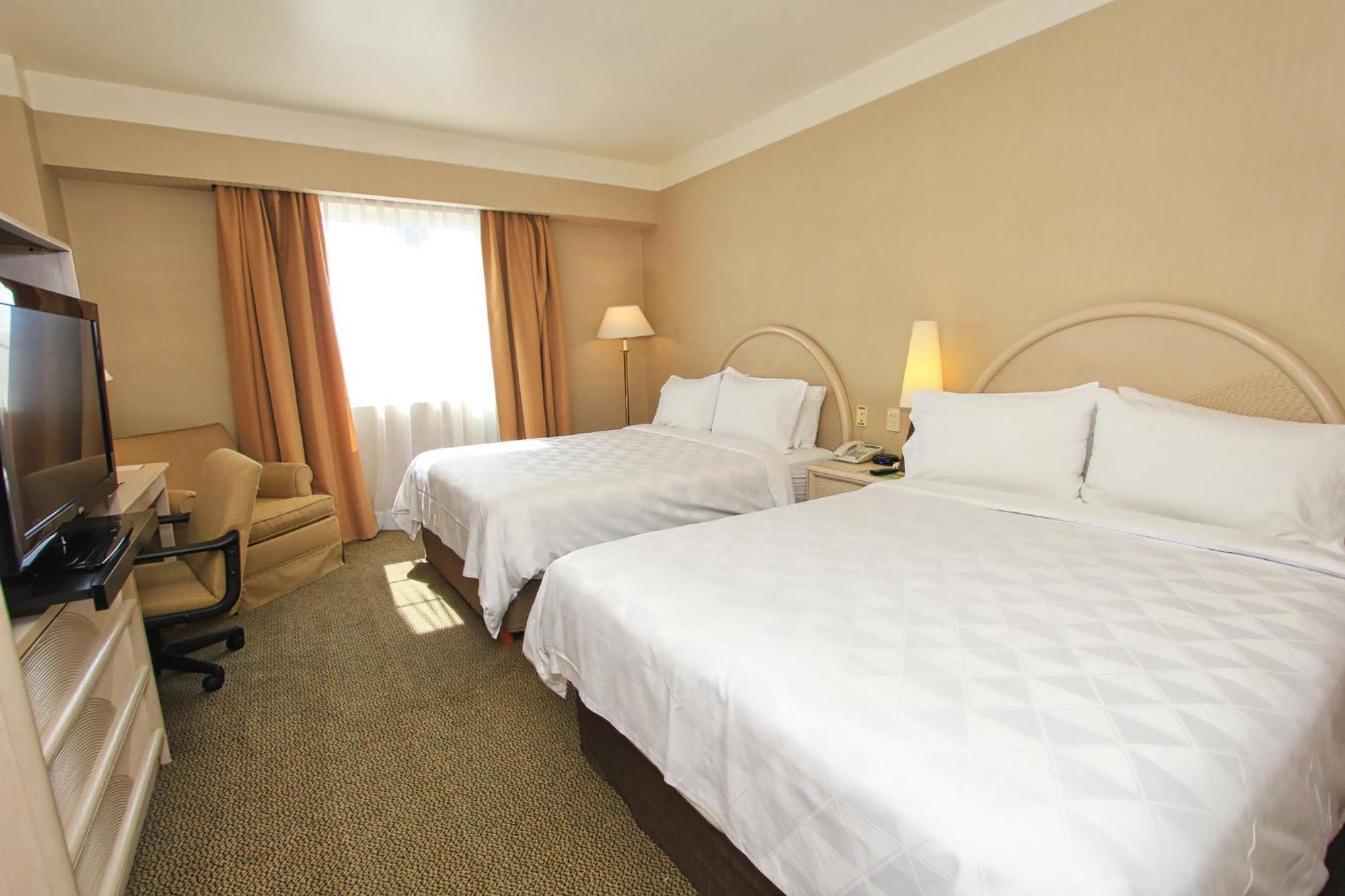 Holiday Inn Leon-Convention Center By Ihg Exterior photo