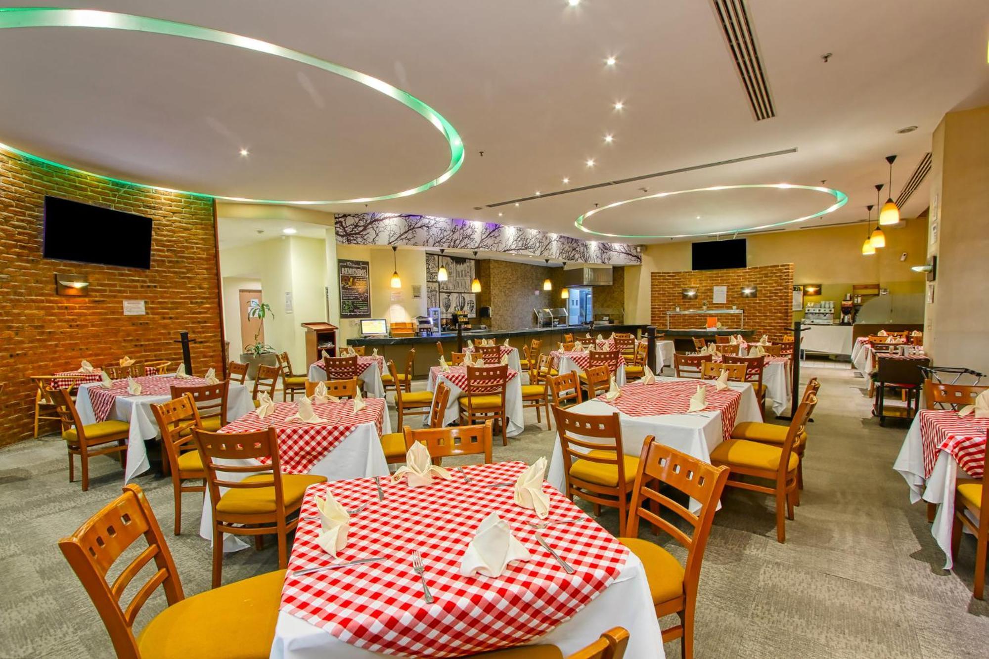 Holiday Inn Leon-Convention Center By Ihg Exterior photo