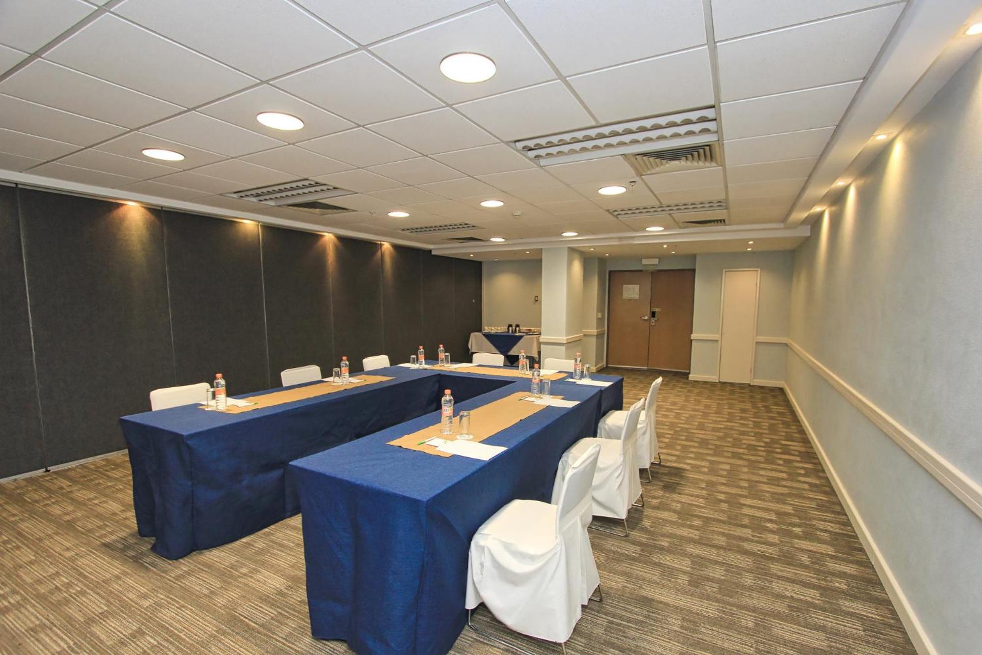Holiday Inn Leon-Convention Center By Ihg Exterior photo